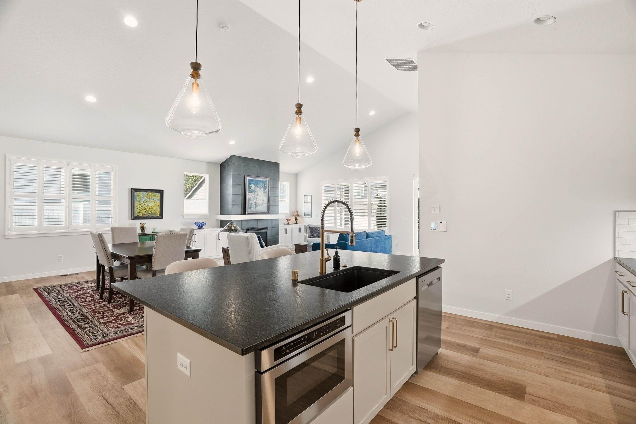 2121 E 33rd Ave - Photo 15