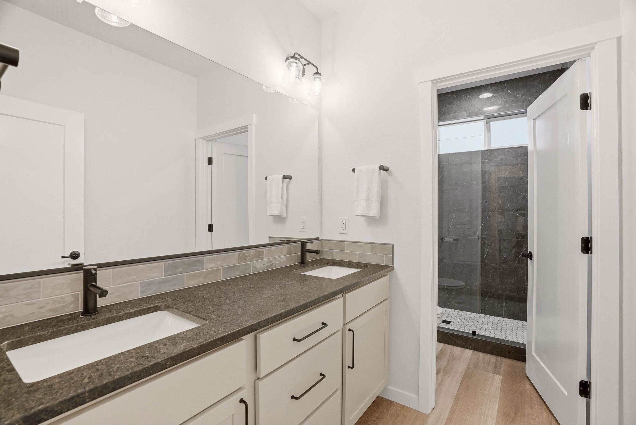2121 E 33rd Ave - Photo 28