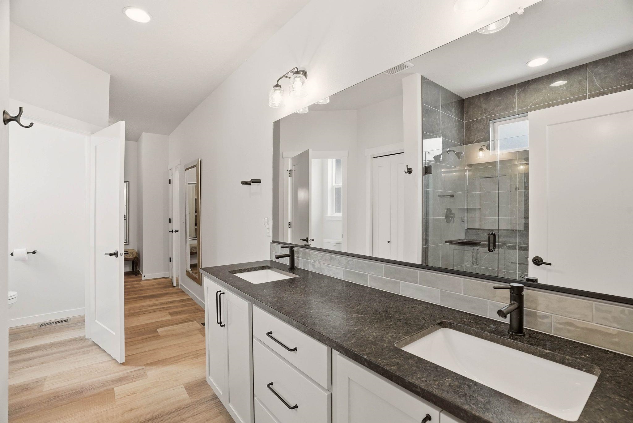 2121 E 33rd Ave - Photo 32