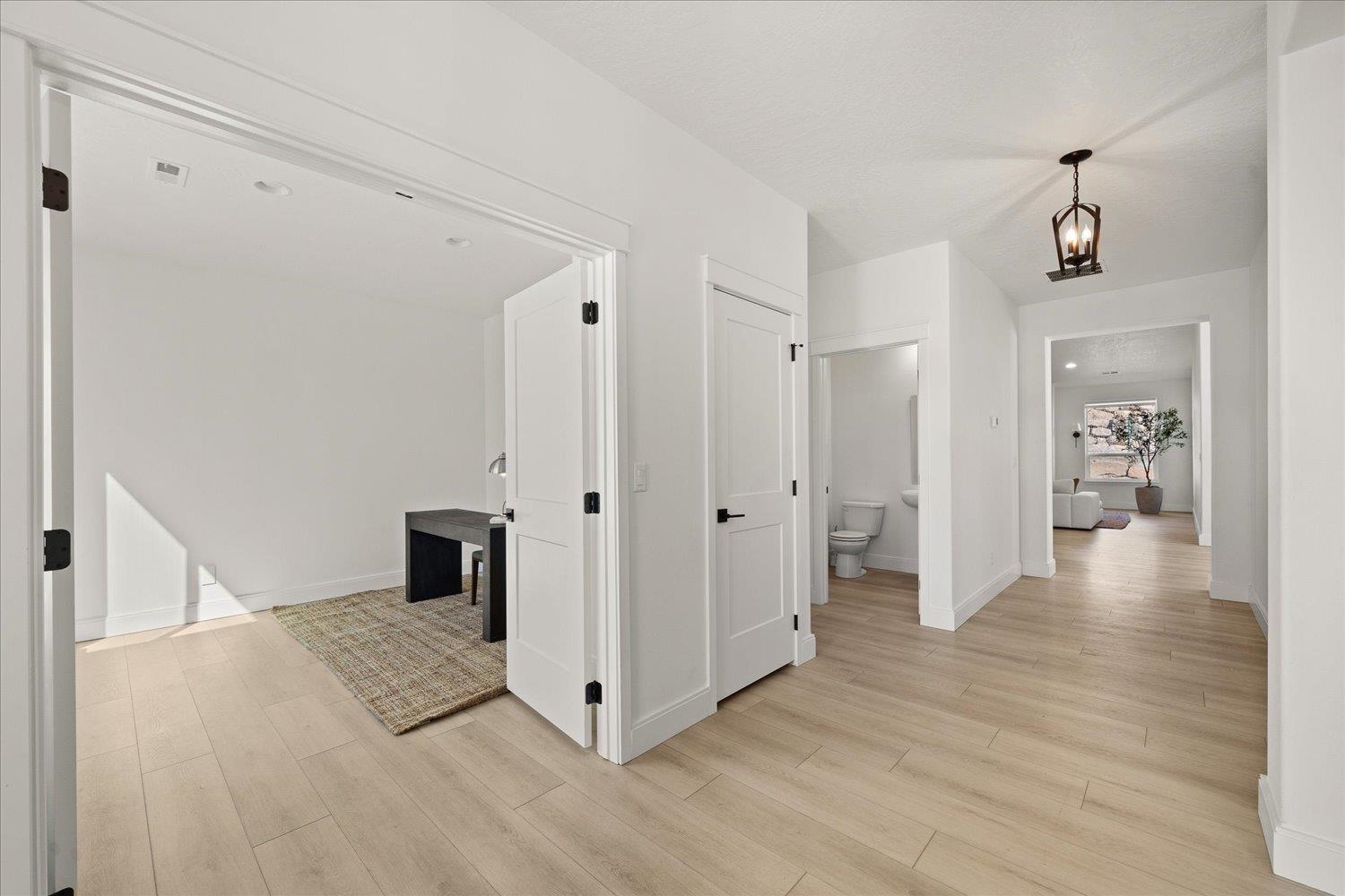 19715 E 11th Ave - Photo 5