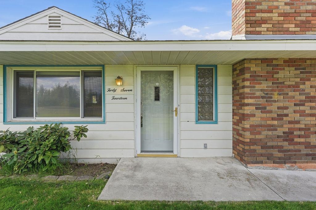 4714 S Grove Rd - Photo 1