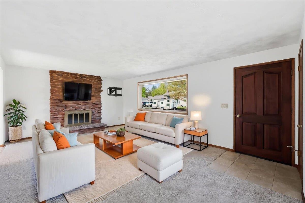 6522 N Elizabeth St - Photo 4