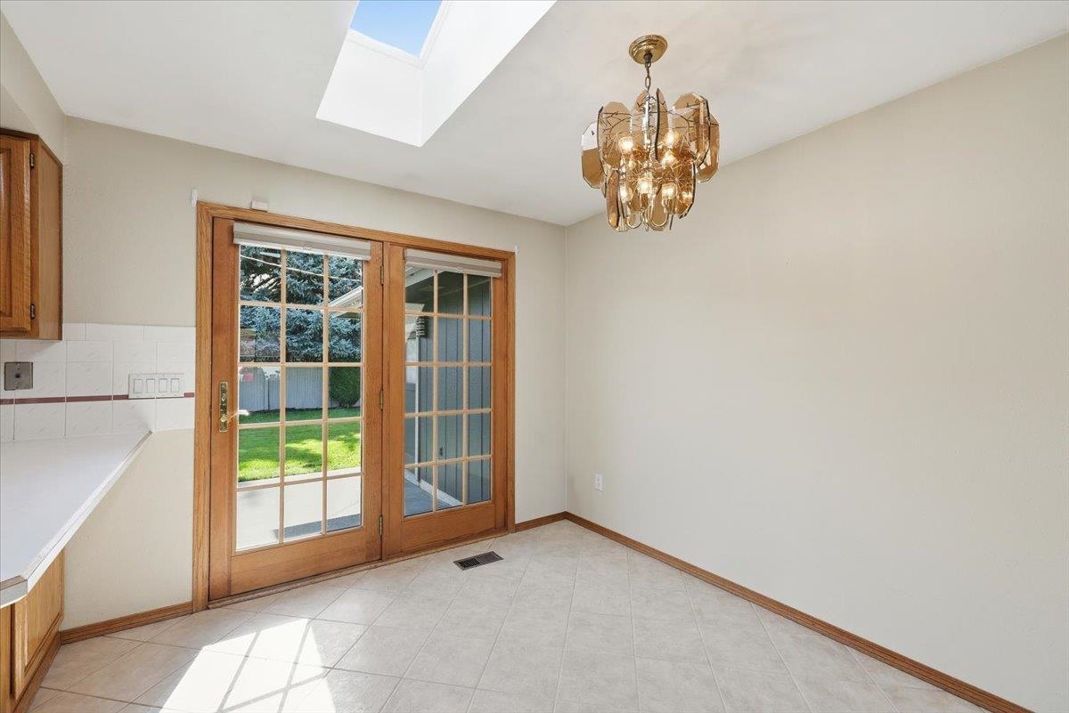 6522 N Elizabeth St - Photo 5