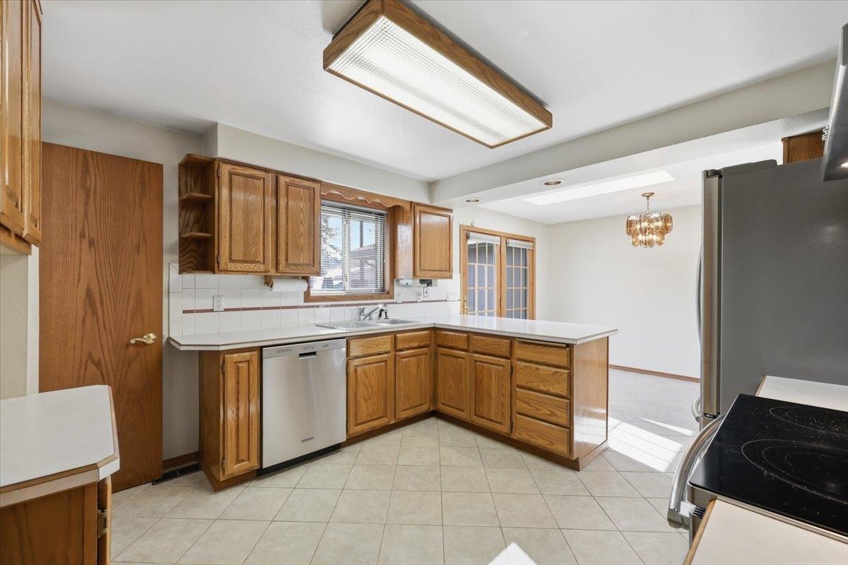6522 N Elizabeth St - Photo 9
