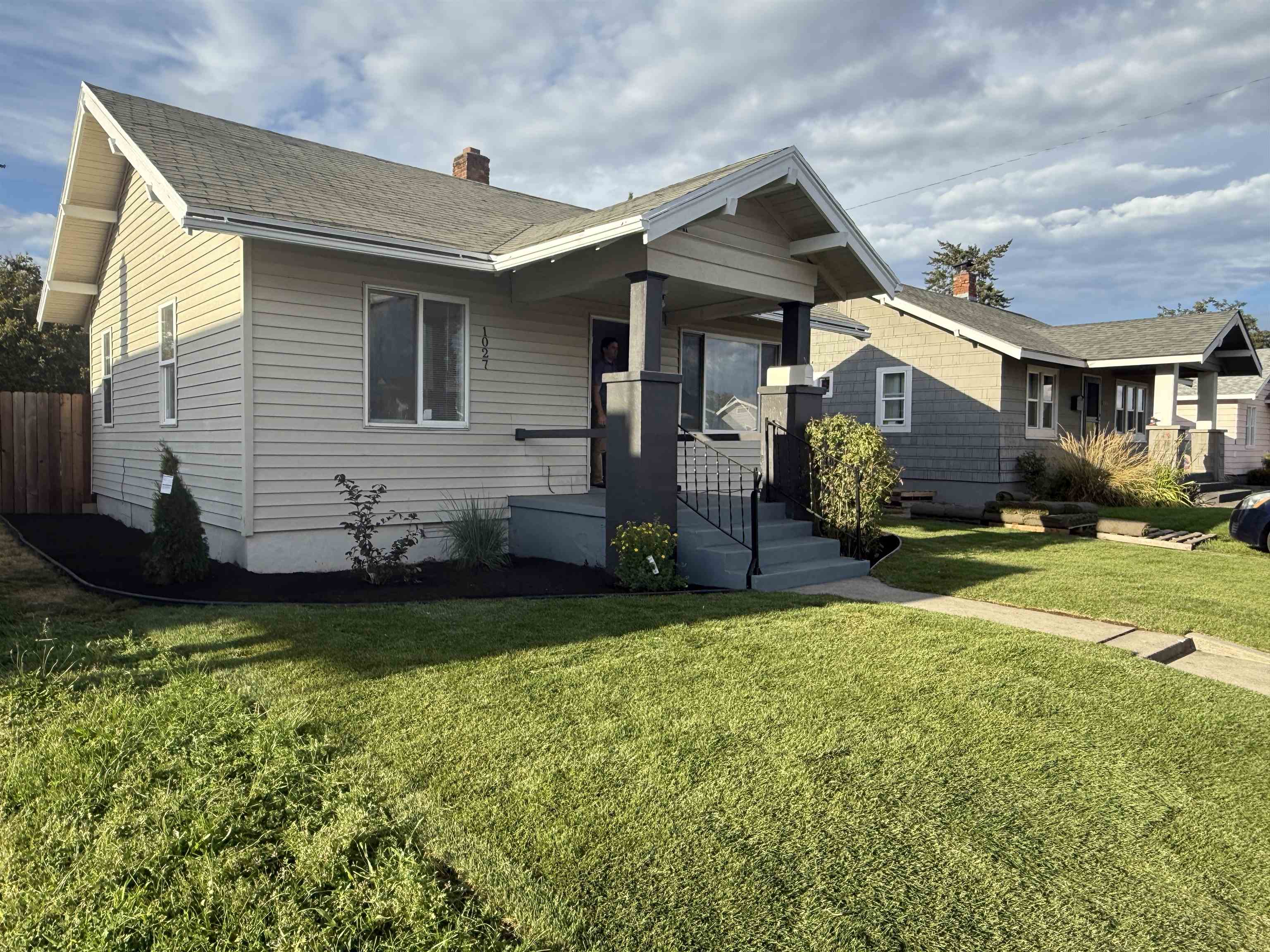 1027 E Courtland Ave - Photo 2