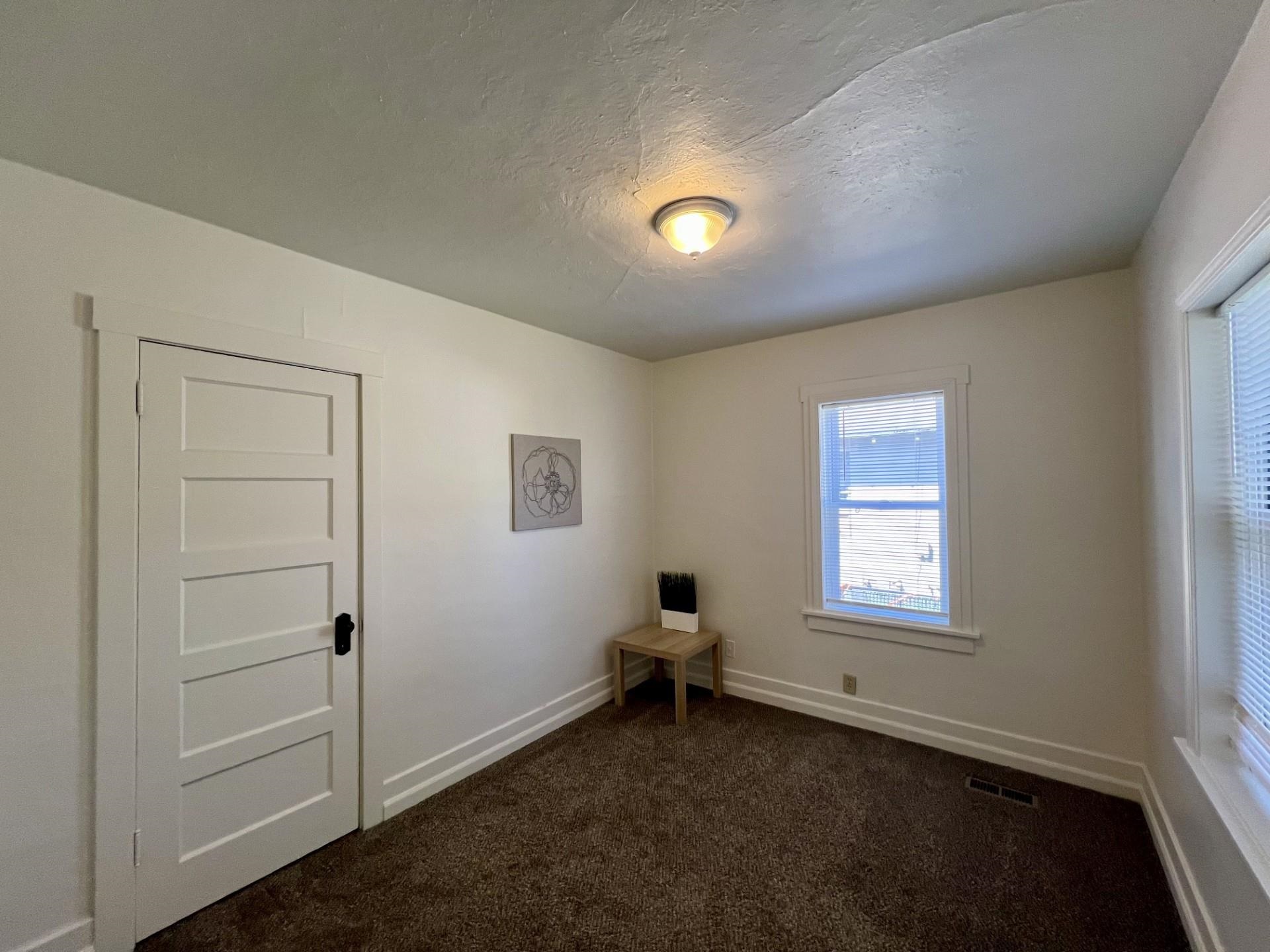 1027 E Courtland Ave - Photo 11