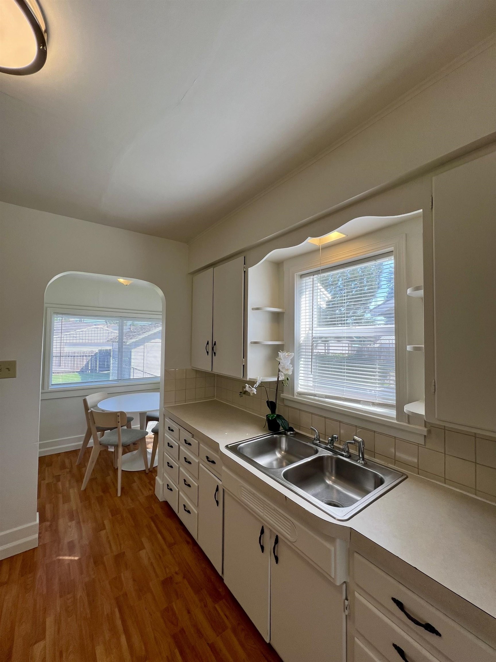 1027 E Courtland Ave - Photo 14