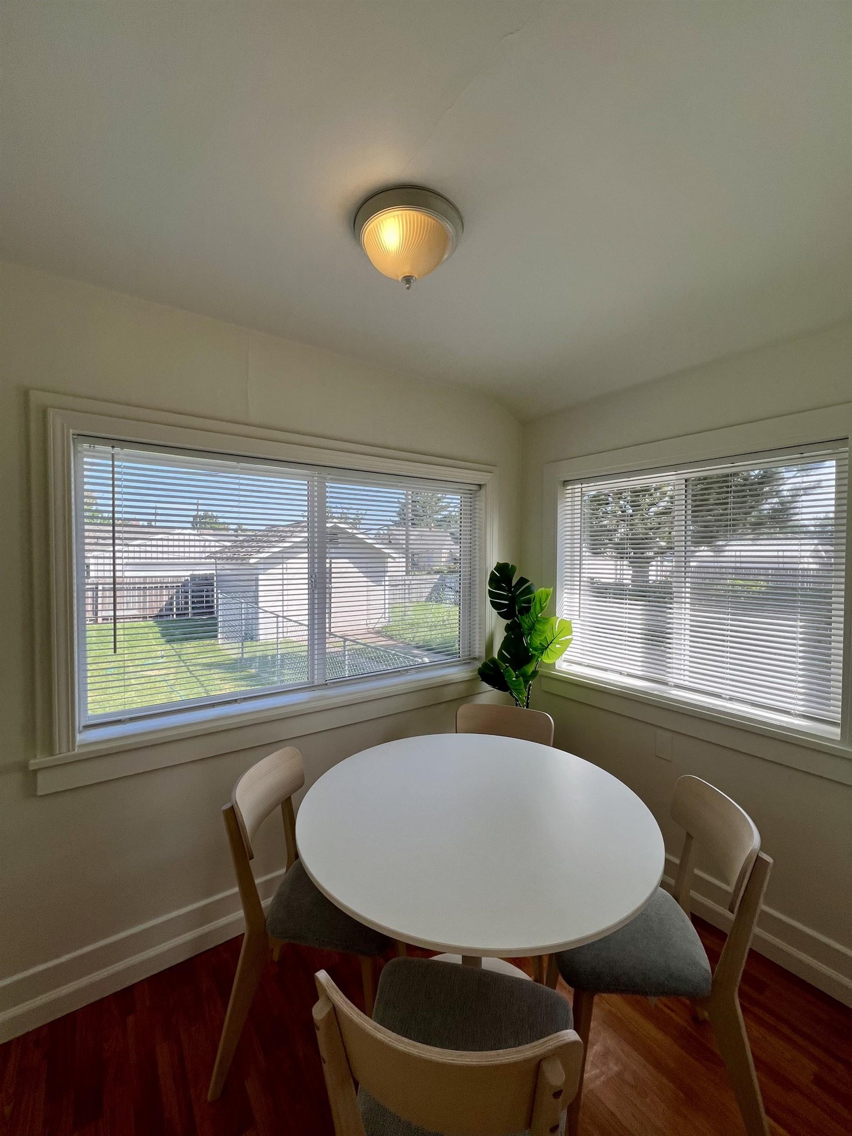 1027 E Courtland Ave - Photo 16