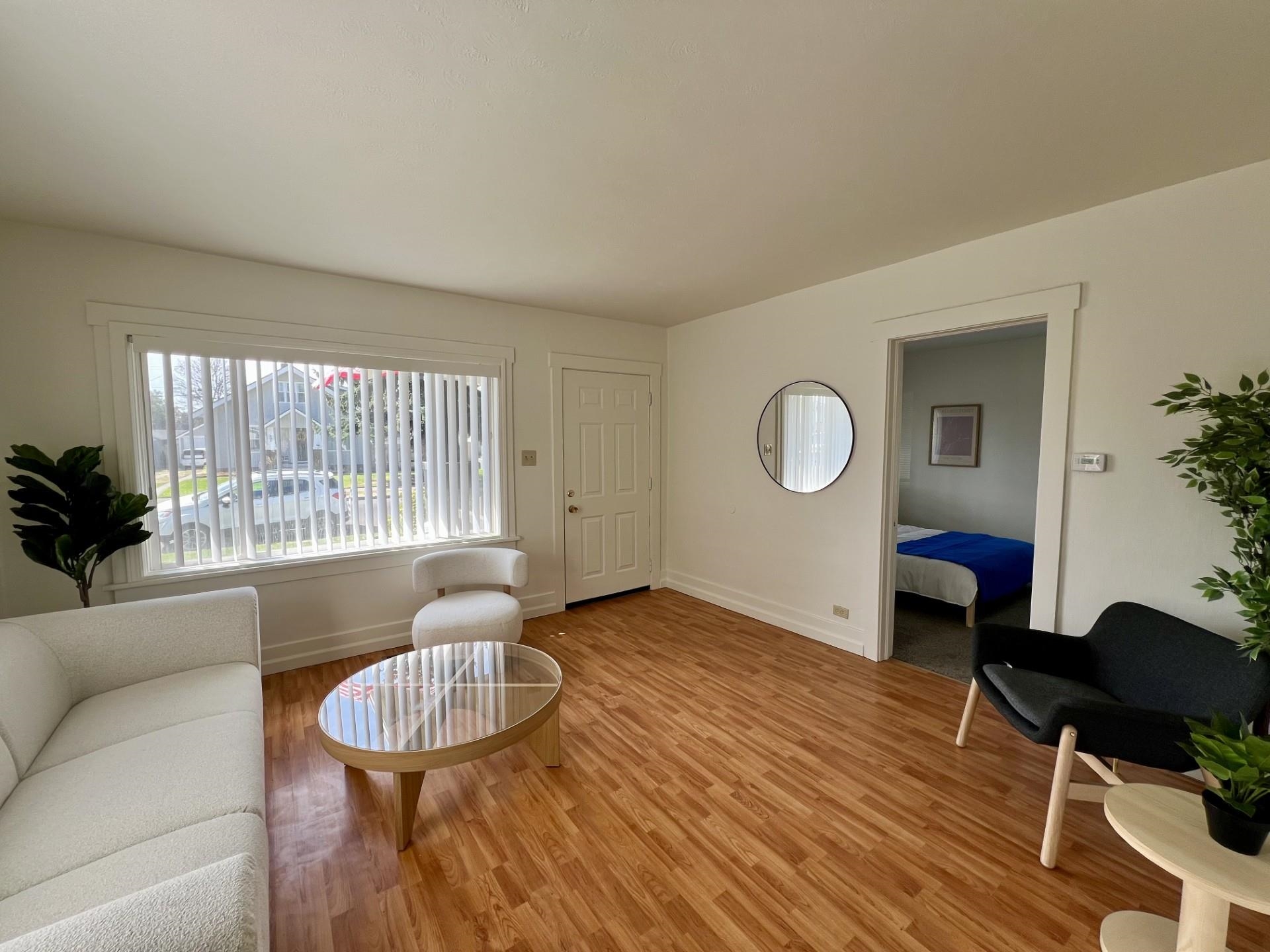 1027 E Courtland Ave - Photo 6
