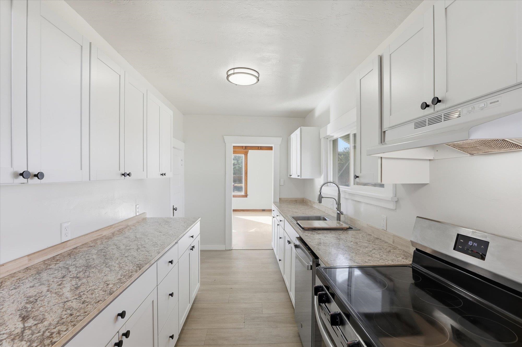 710 Marshall St - Photo 11