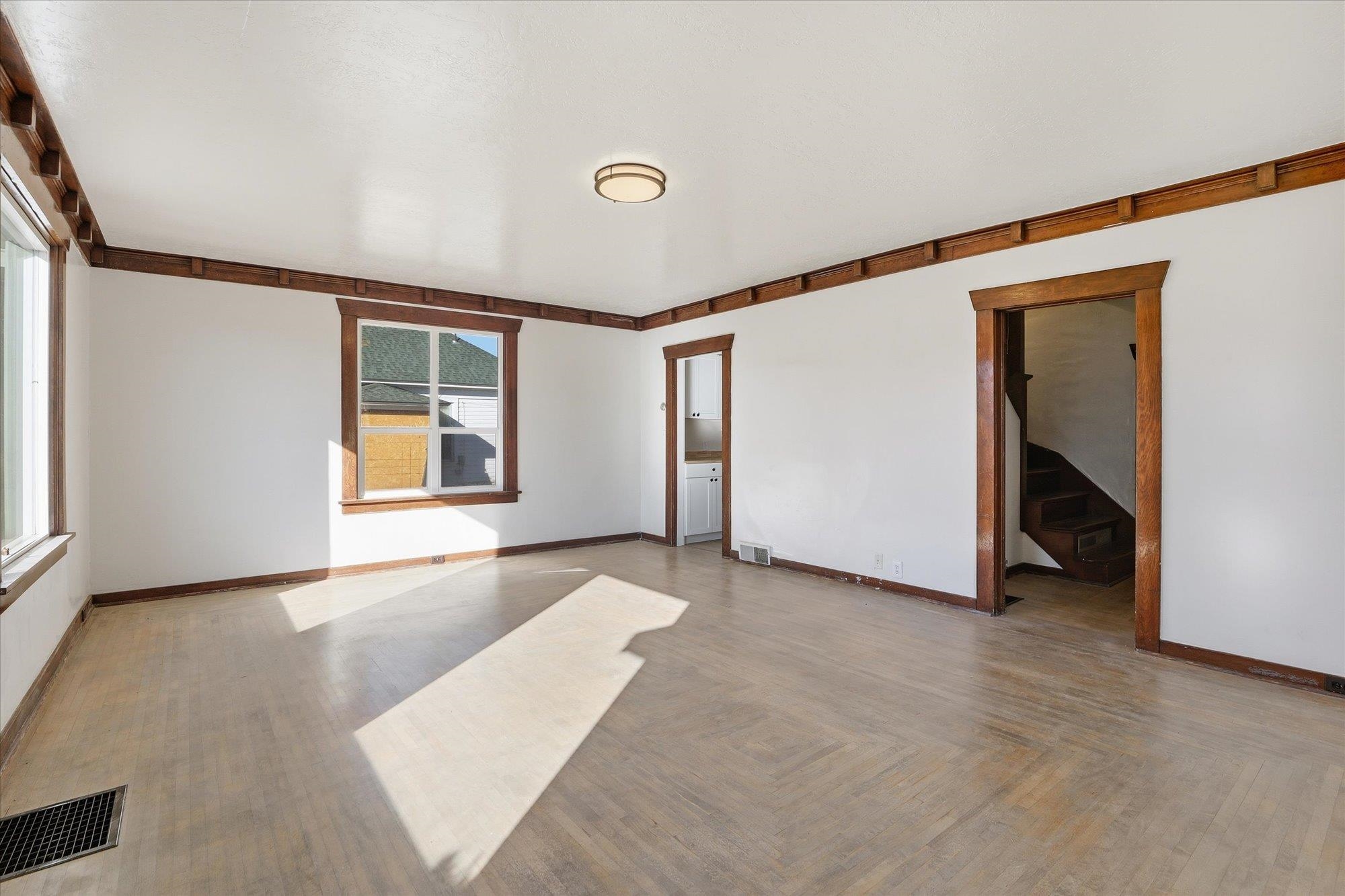 710 Marshall St - Photo 5