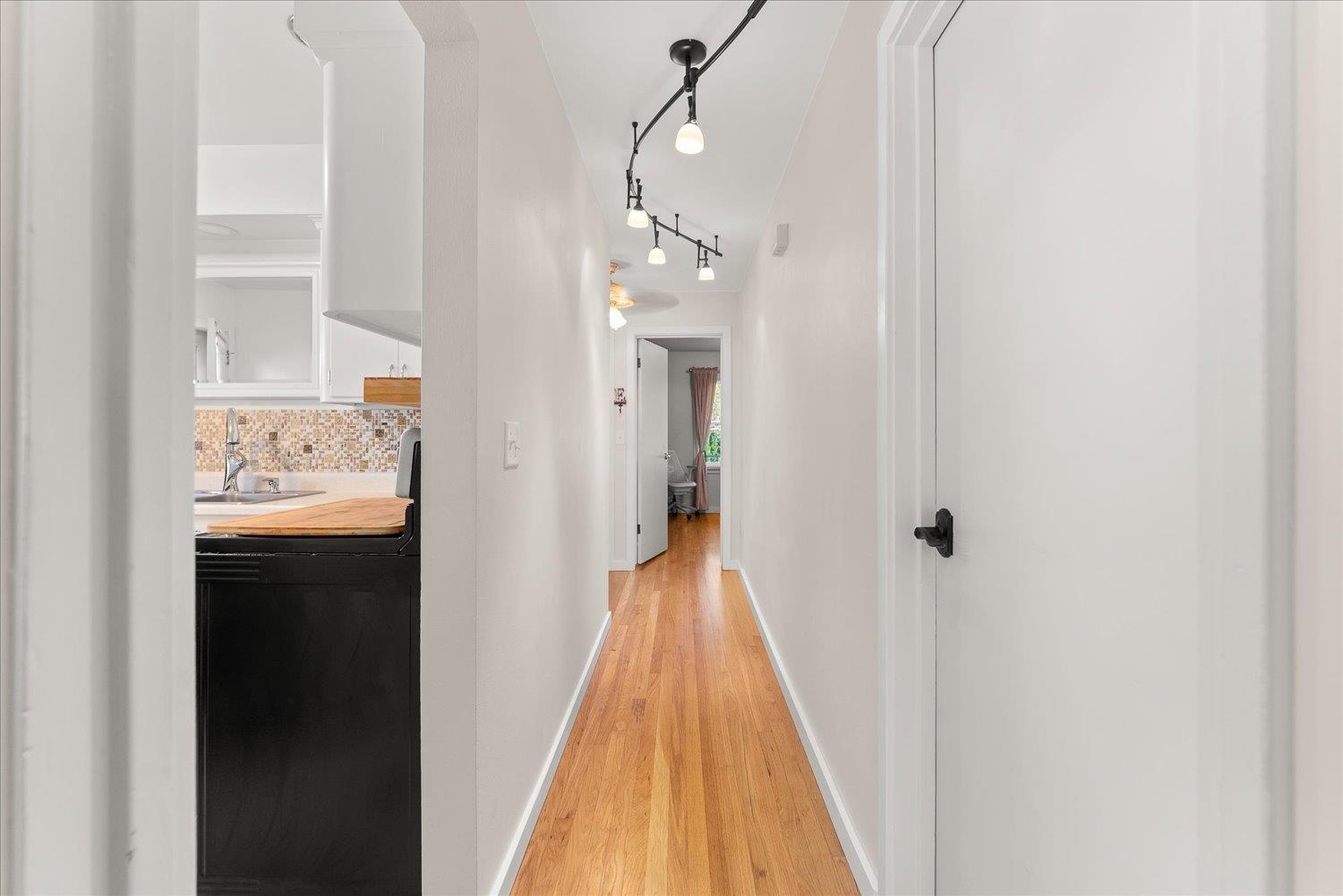 611 E 23rd Ave - Photo 11