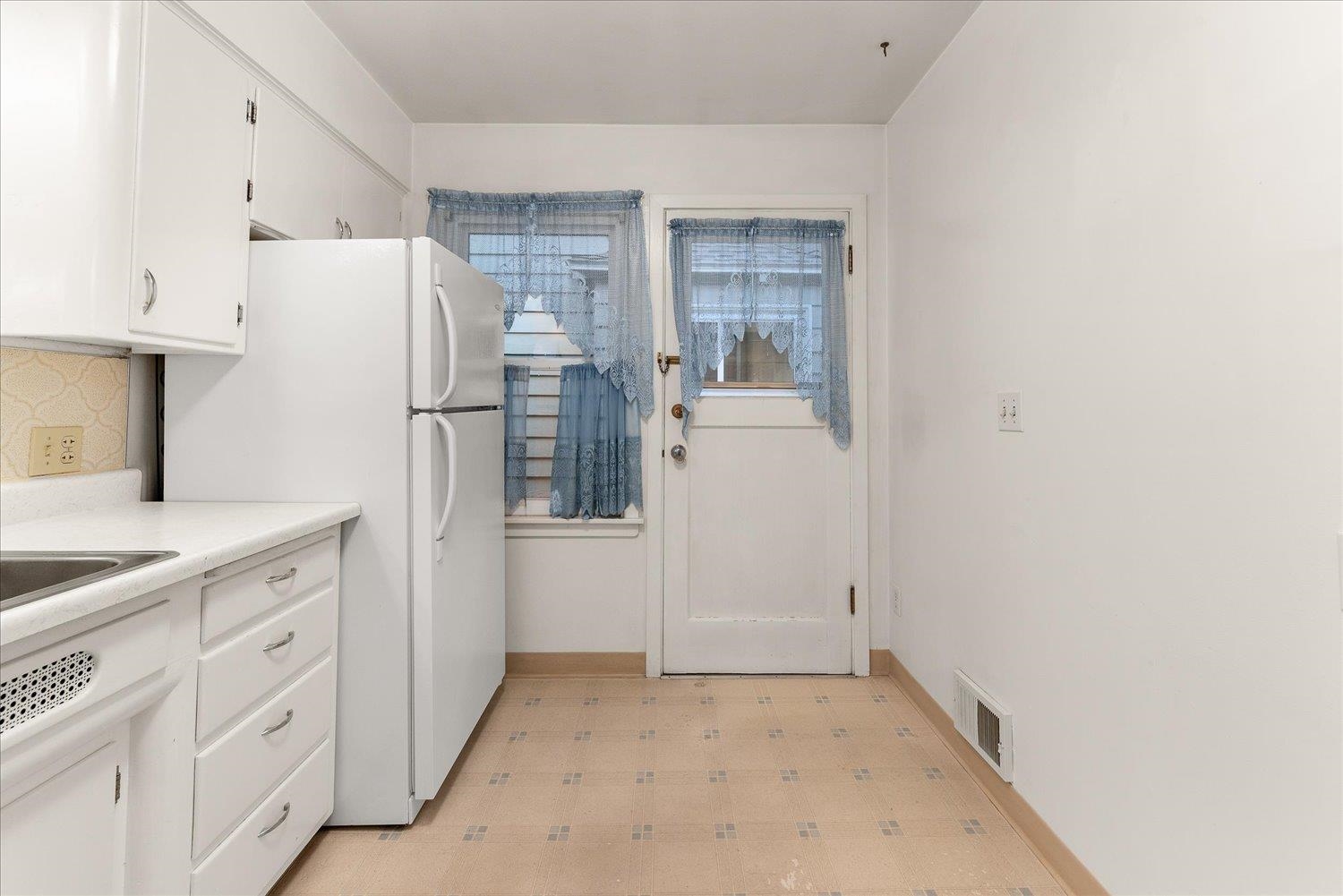 611 E 23rd Ave - Photo 21