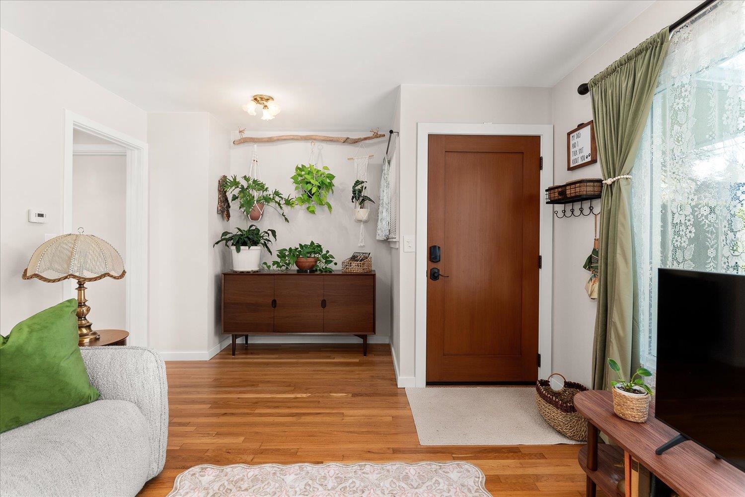 611 E 23rd Ave - Photo 4