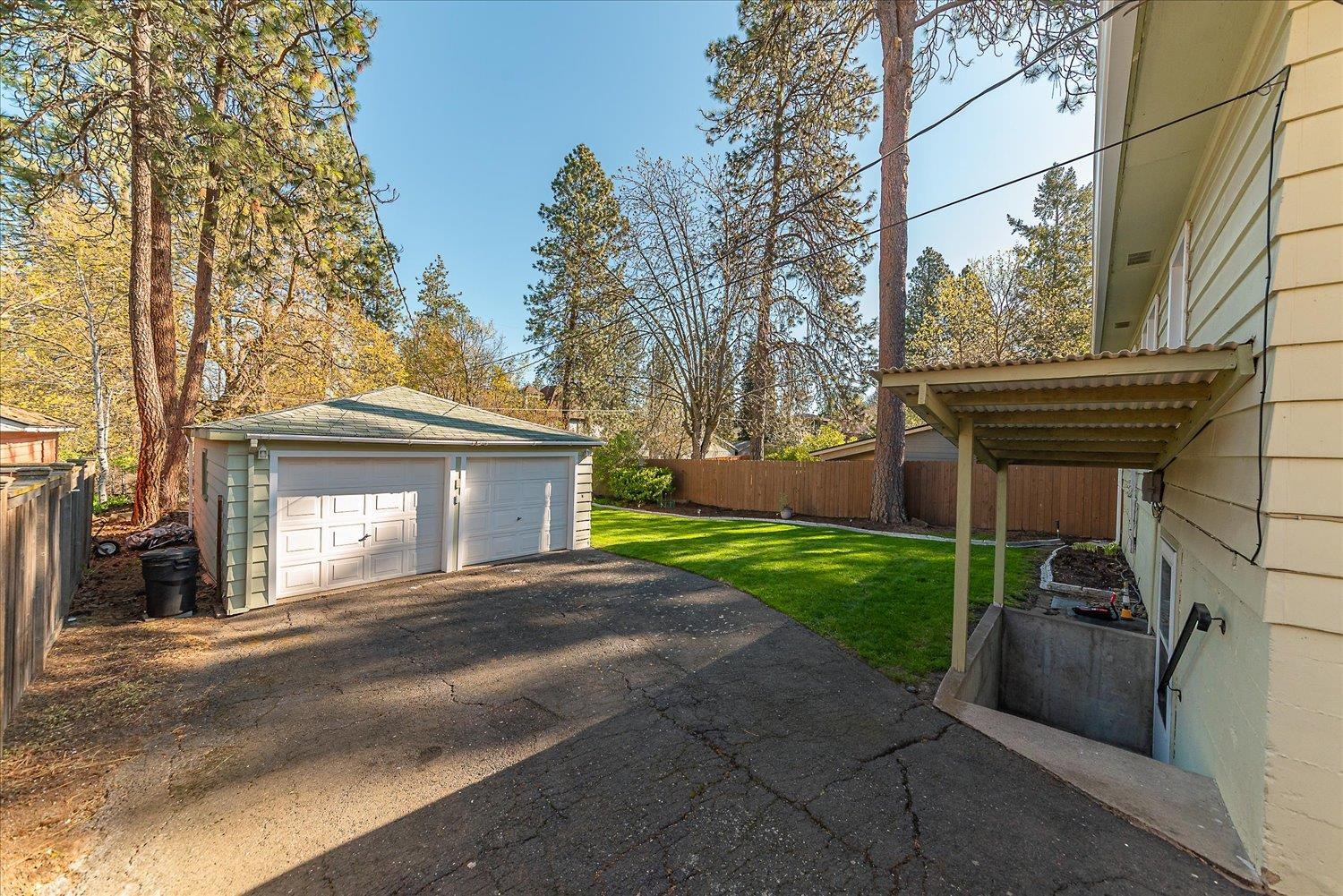 611 E 23rd Ave - Photo 34