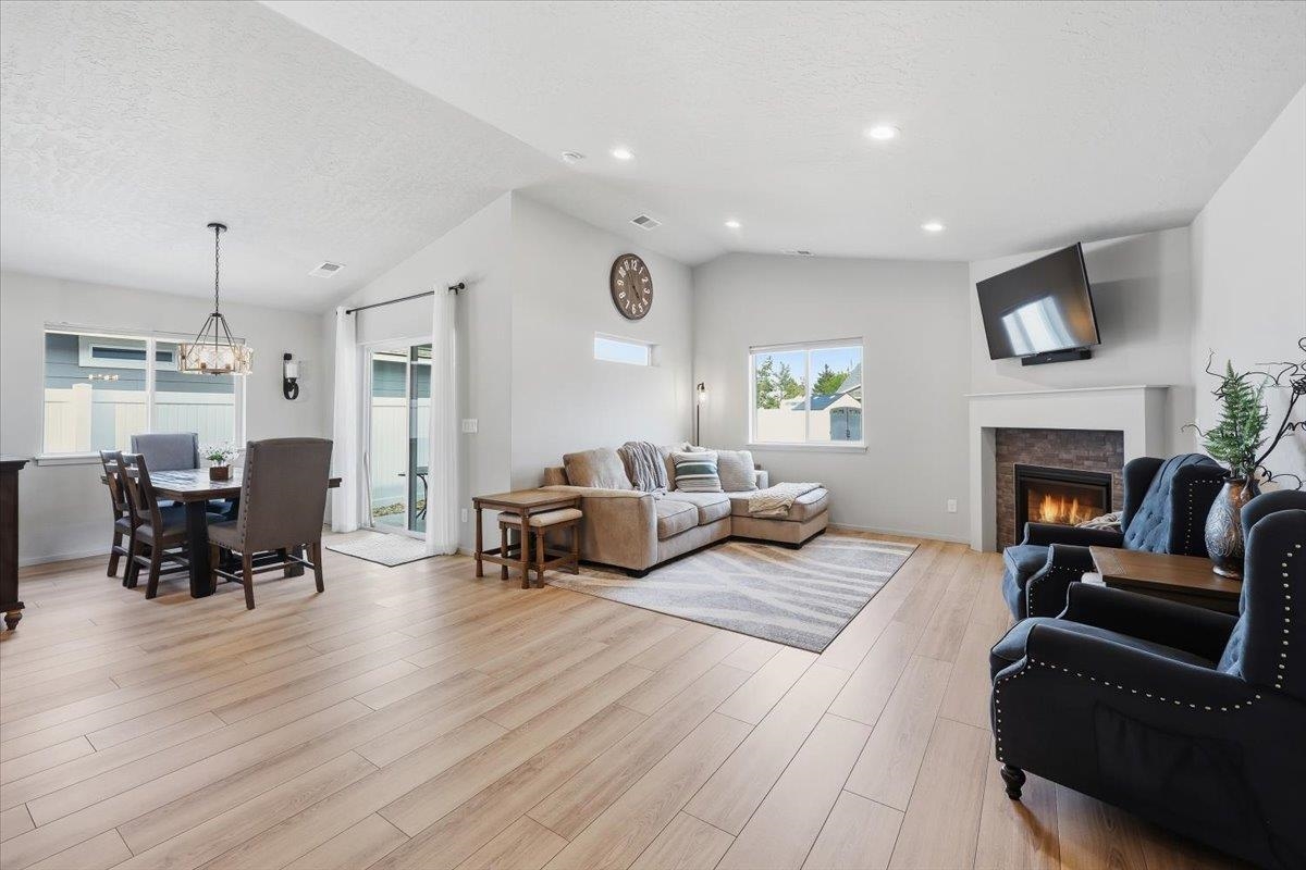 422 N Arc Ct - Photo 5