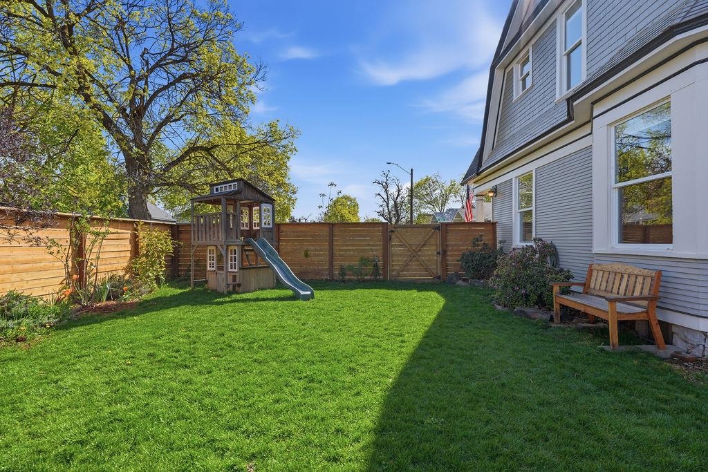 2323 N Wall St - Photo 32