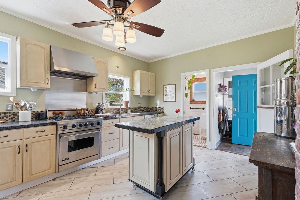 2323 N Wall St - Photo 8