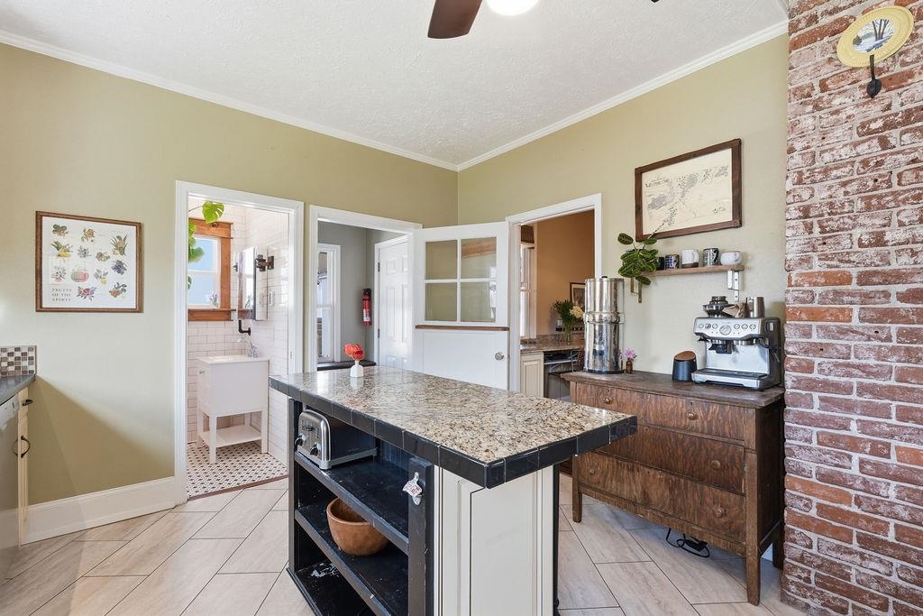 2323 N Wall St - Photo 9