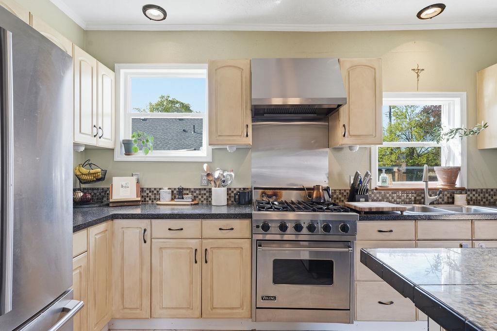 2323 N Wall St - Photo 10