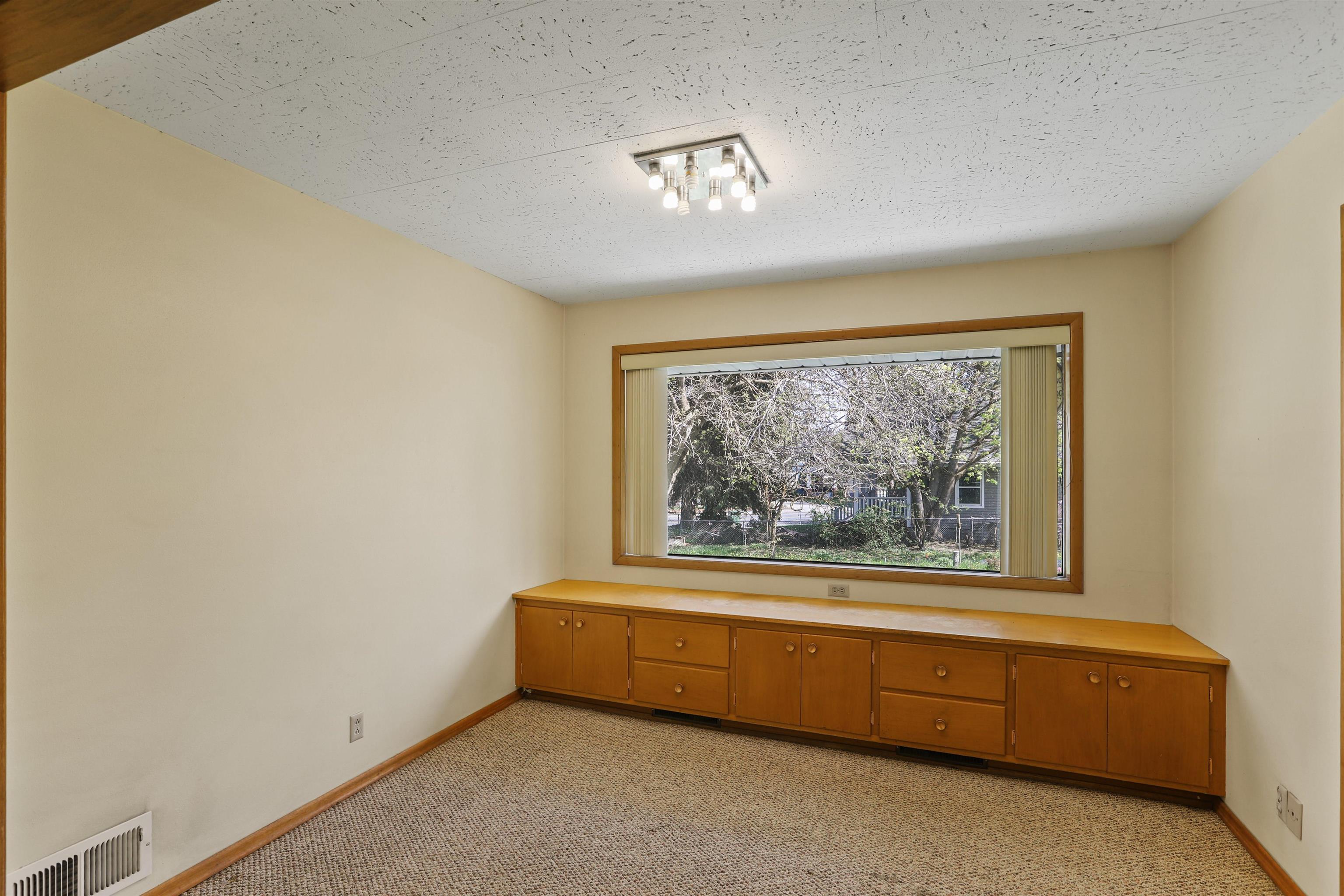 1215 S Garfield St - Photo 8