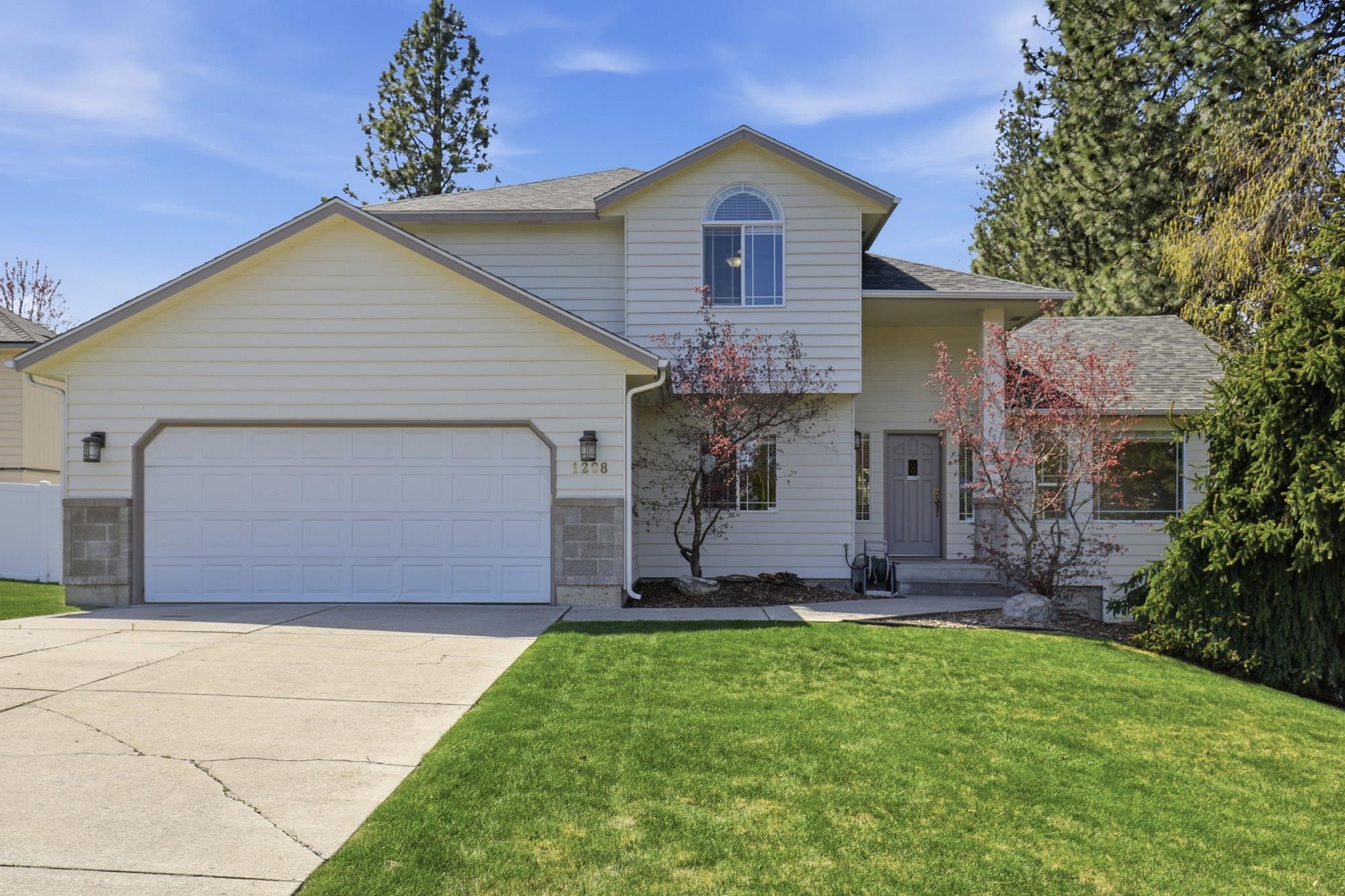 1208 E MEAD St - Photo 1