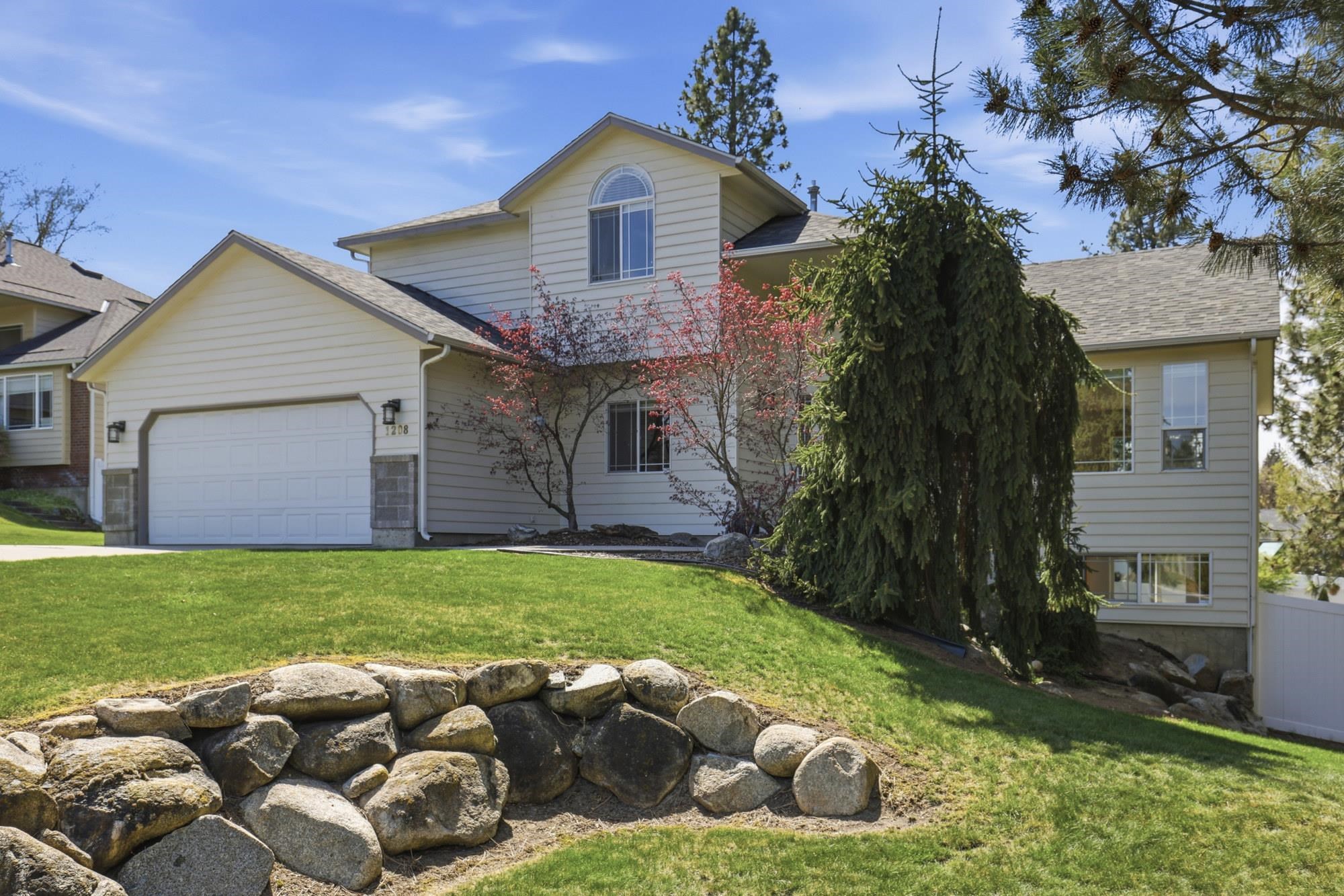 1208 E MEAD St - Photo 2