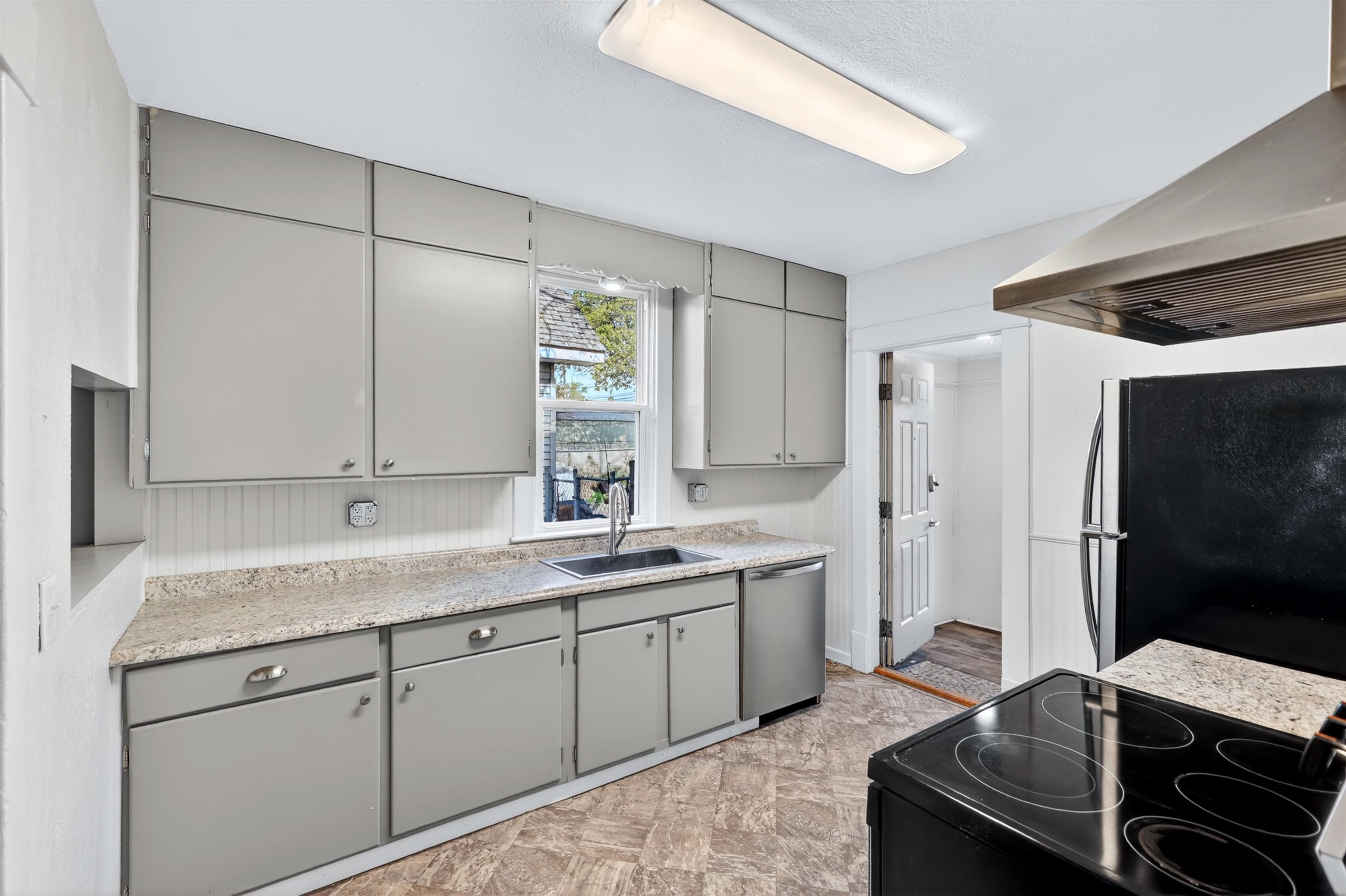 2202 W College Ave - Photo 12