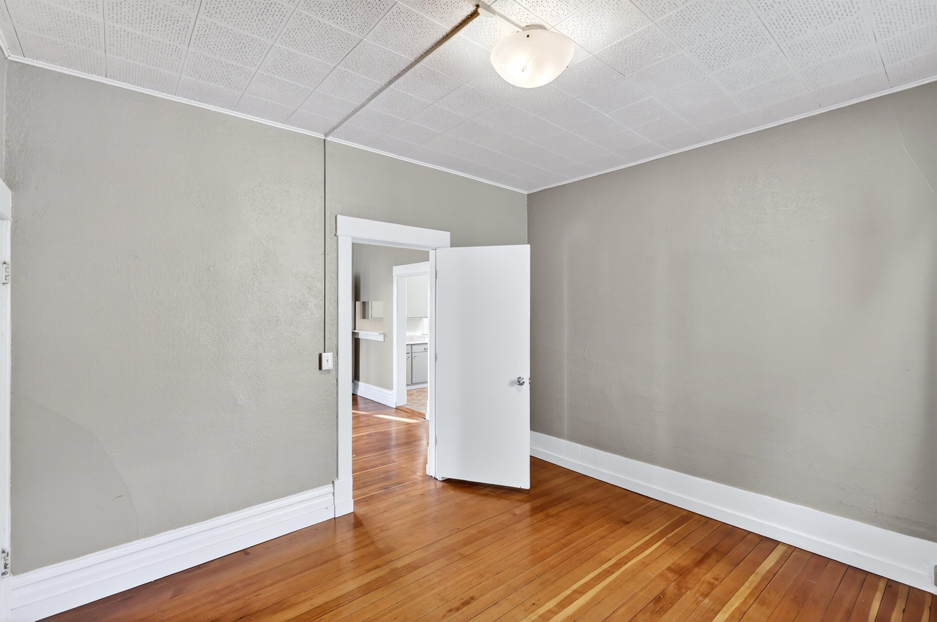2202 W College Ave - Photo 20