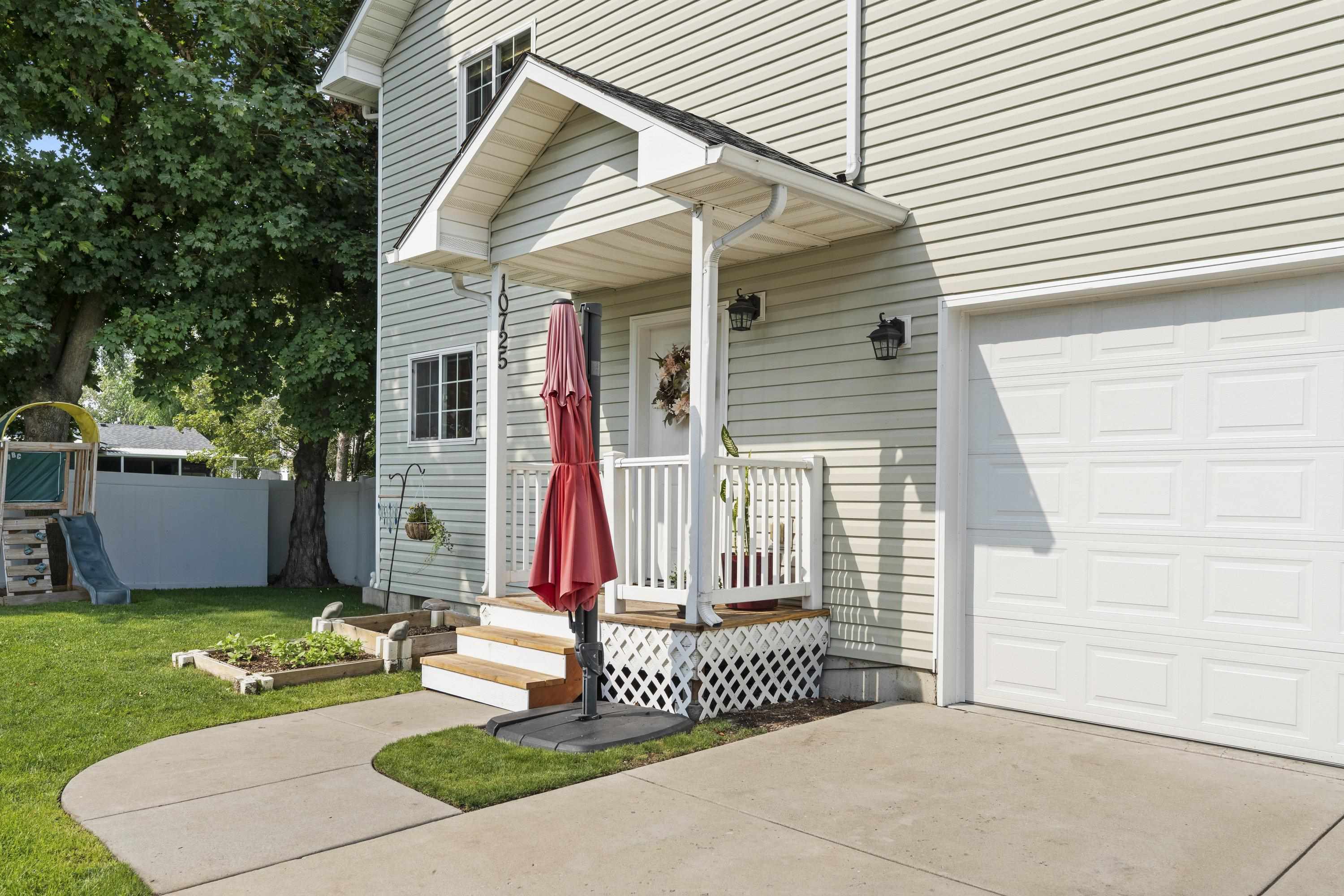 10725 E Broadway Ave - Photo 2