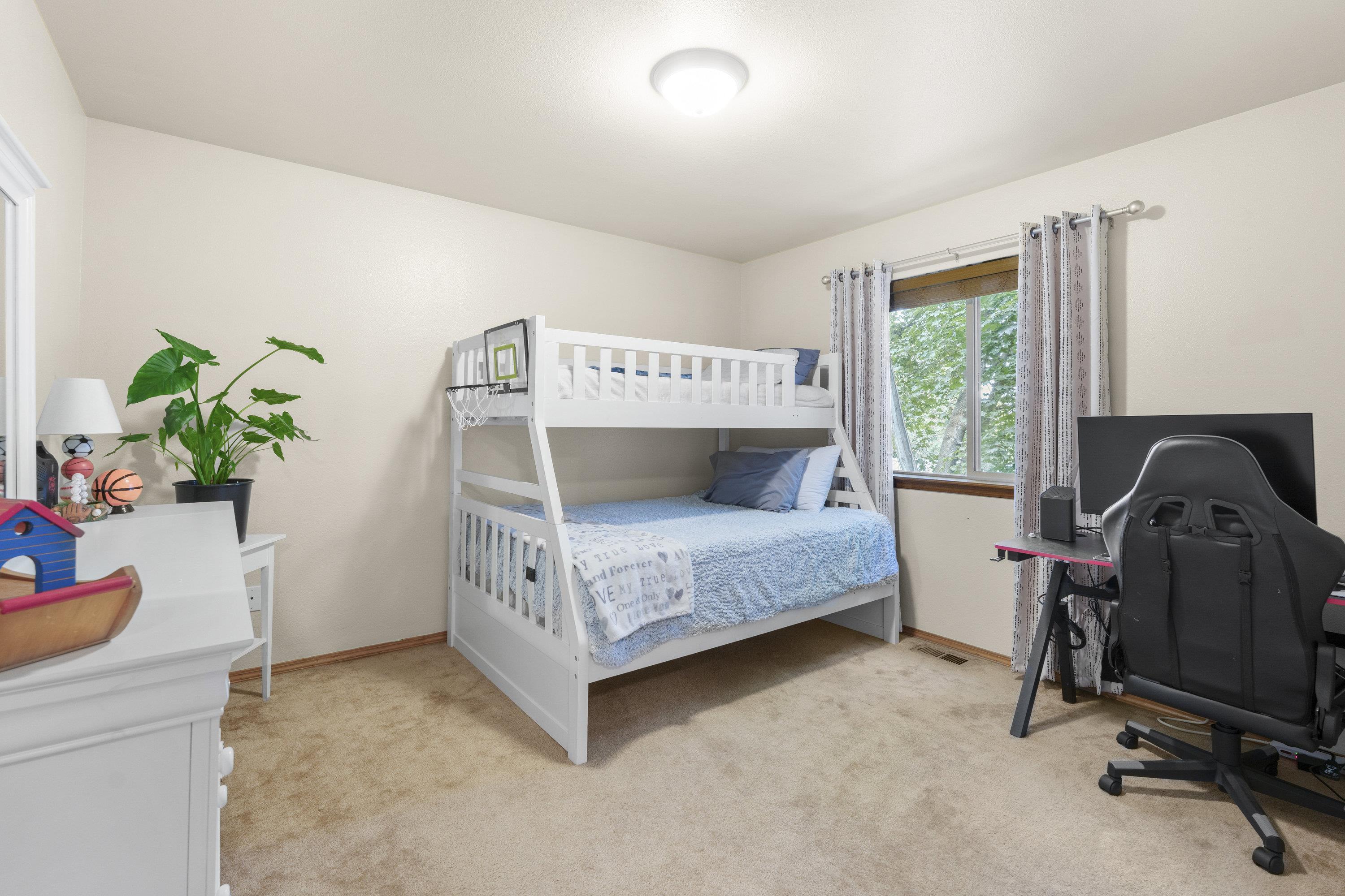 10725 E Broadway Ave - Photo 14