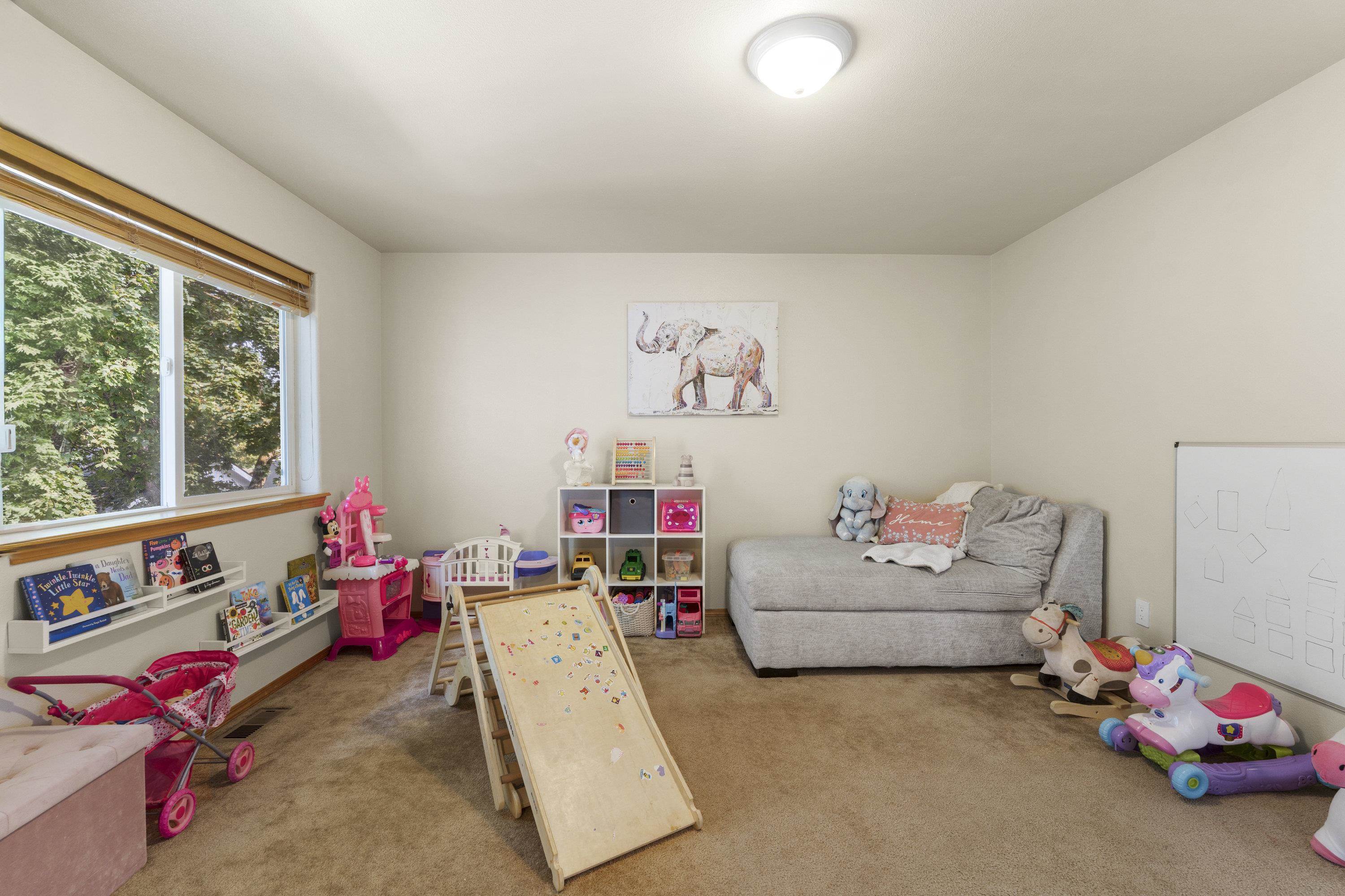 10725 E Broadway Ave - Photo 17