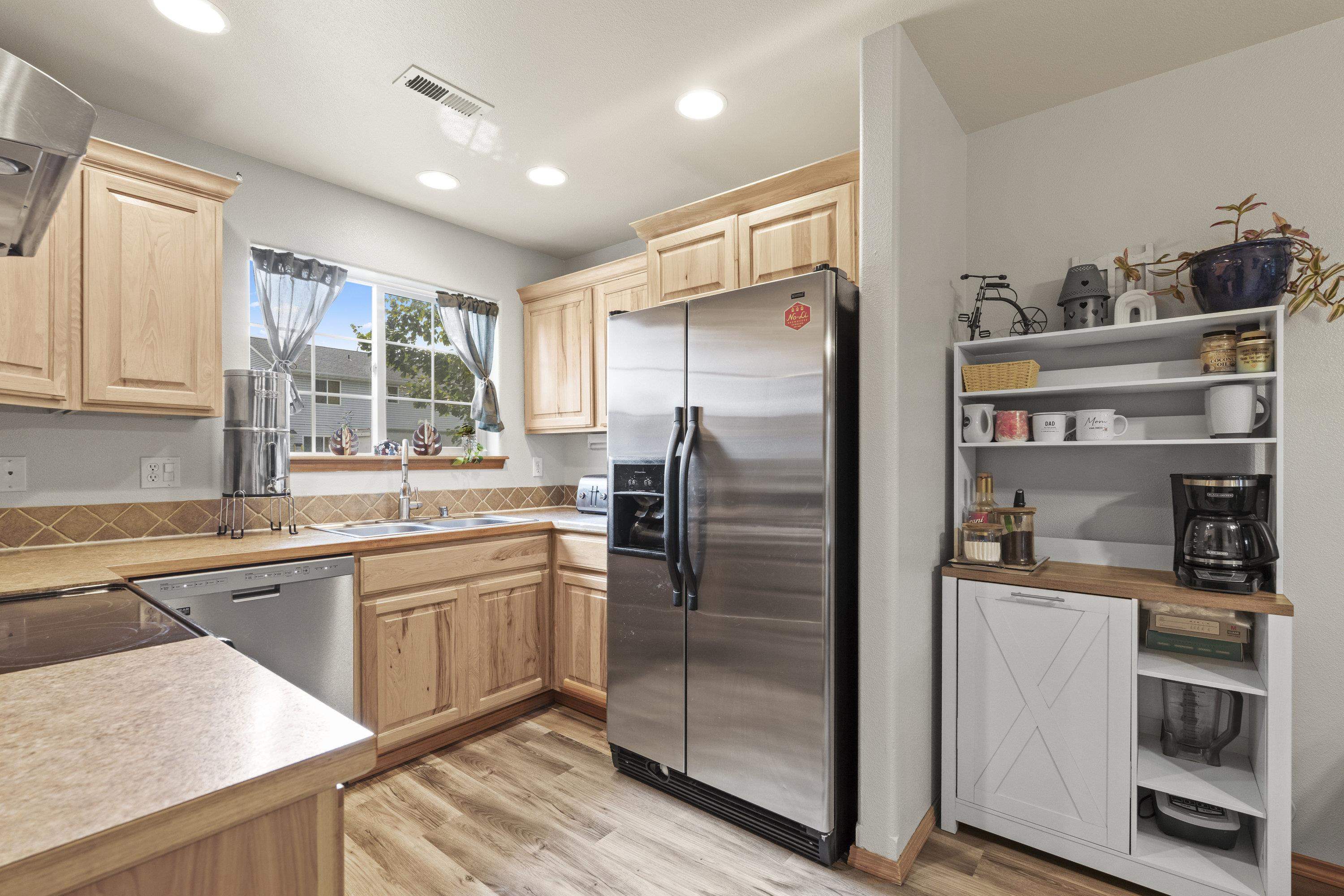 10725 E Broadway Ave - Photo 3
