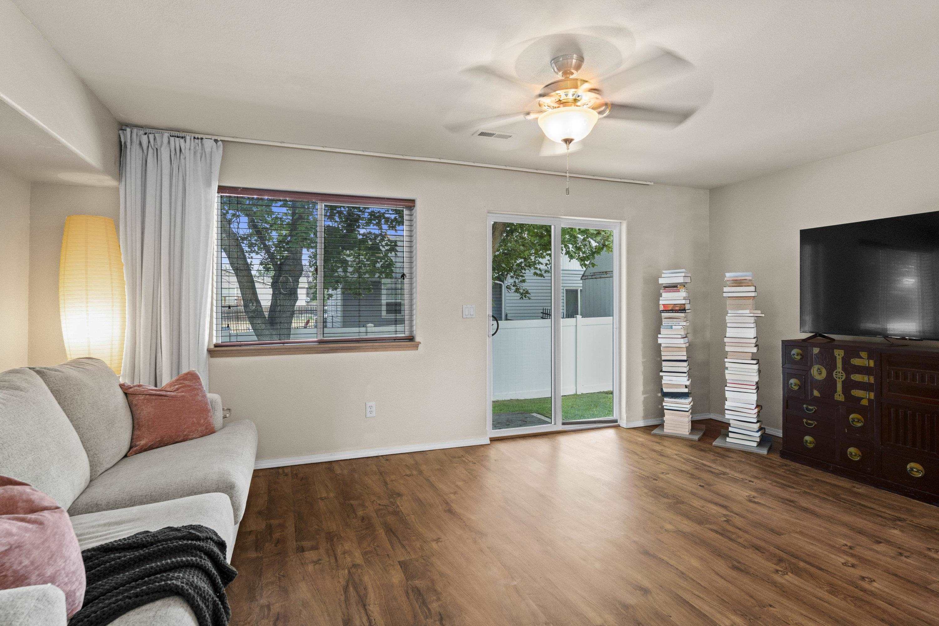 10725 E Broadway Ave - Photo 25