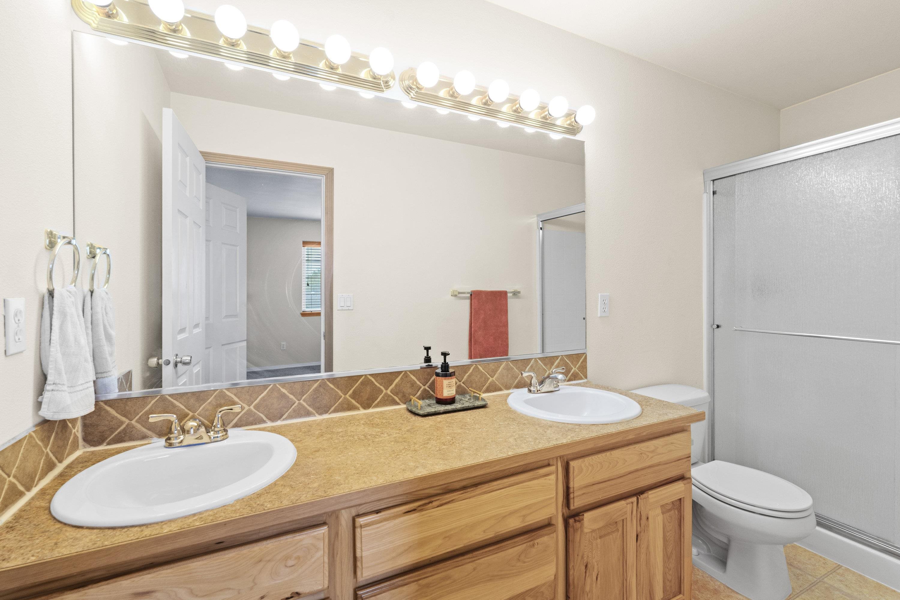 10725 E Broadway Ave - Photo 31