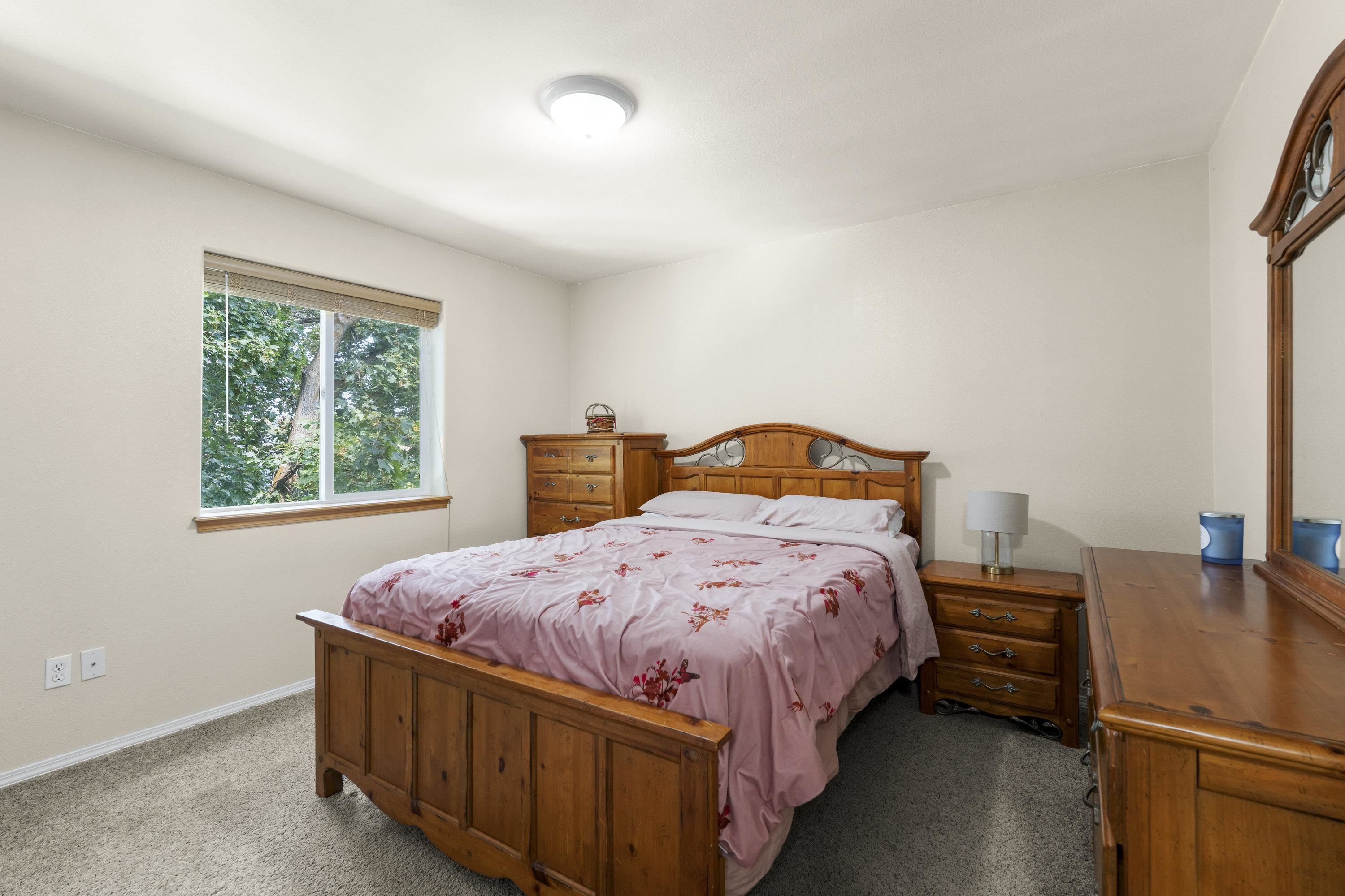 10725 E Broadway Ave - Photo 32