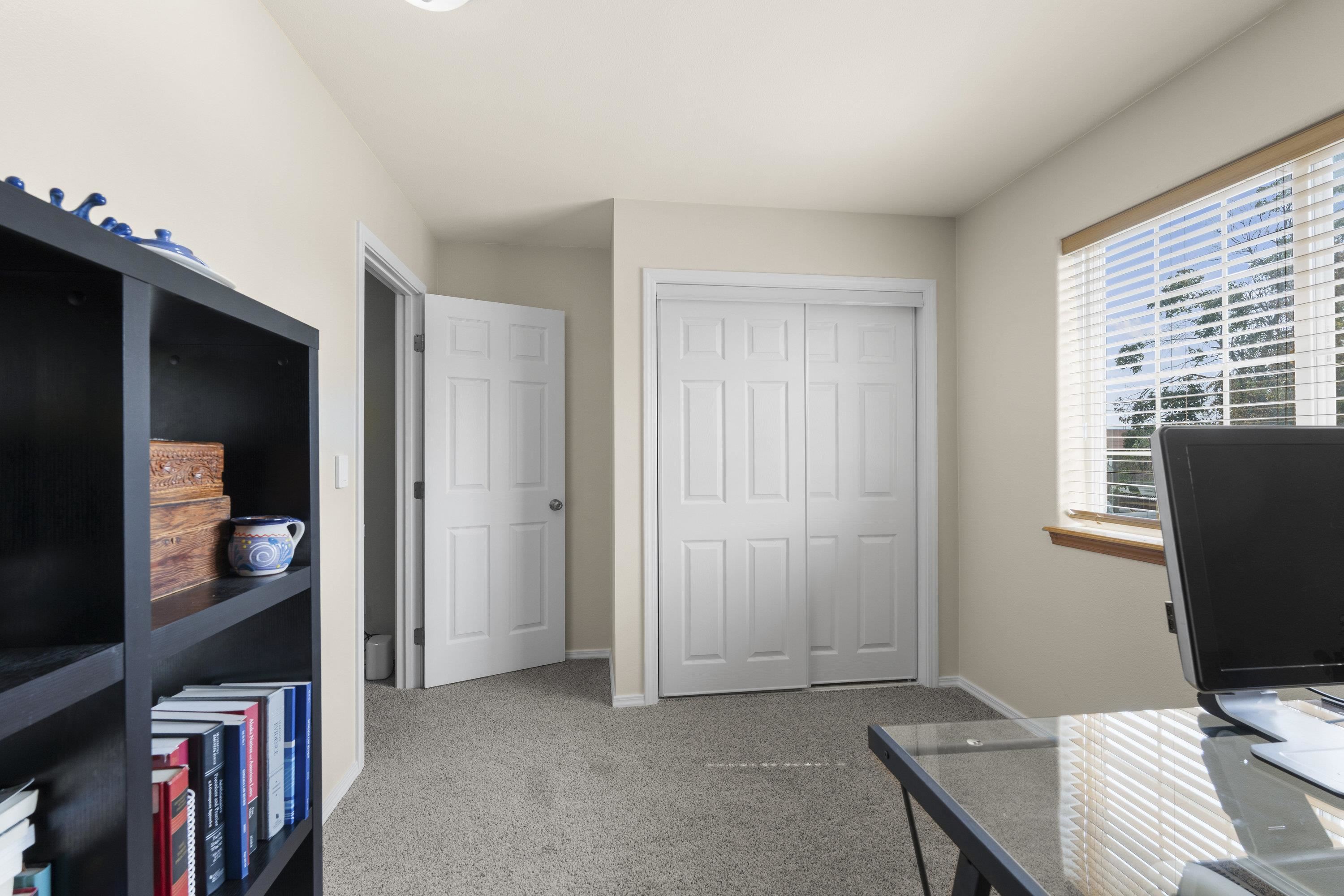 10725 E Broadway Ave - Photo 36