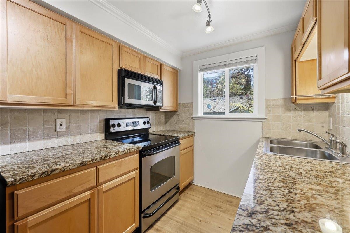 837 S Cowley St - Photo 11