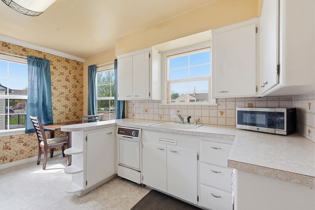 1524 E Glass Ave - Photo 11