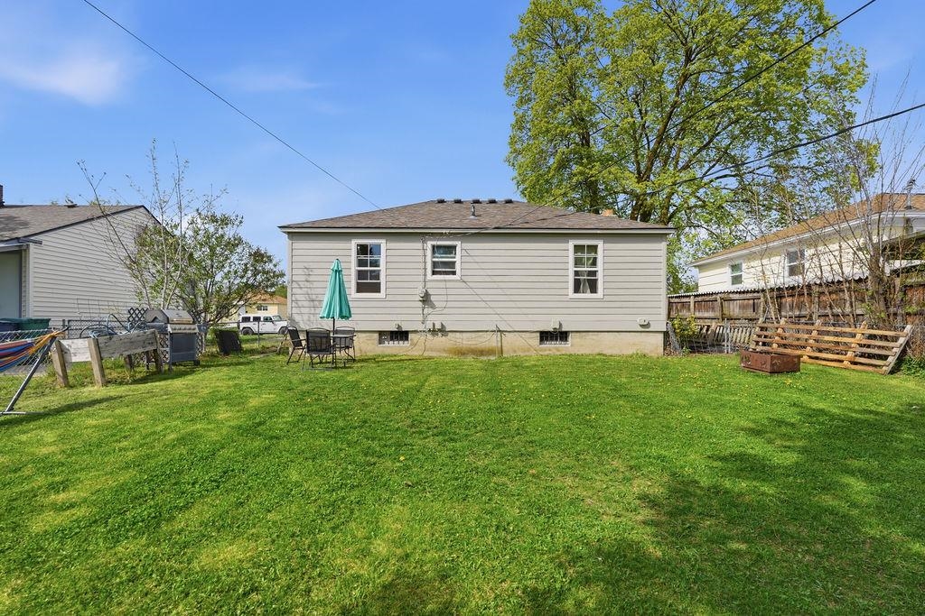 1524 E Glass Ave - Photo 21