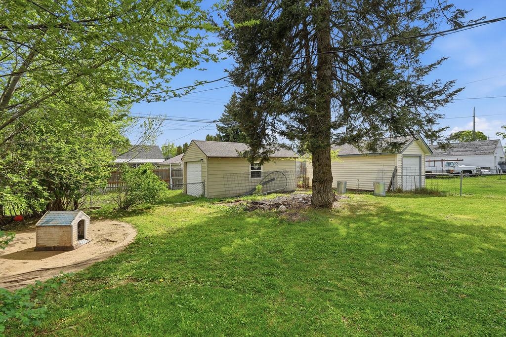 1524 E Glass Ave - Photo 22