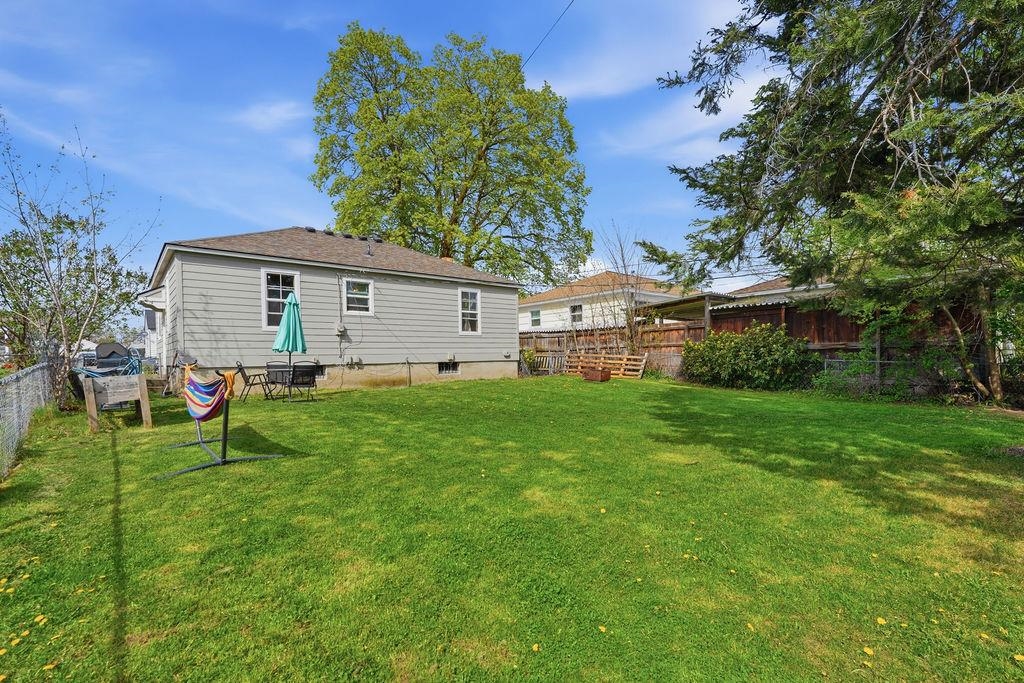 1524 E Glass Ave - Photo 24
