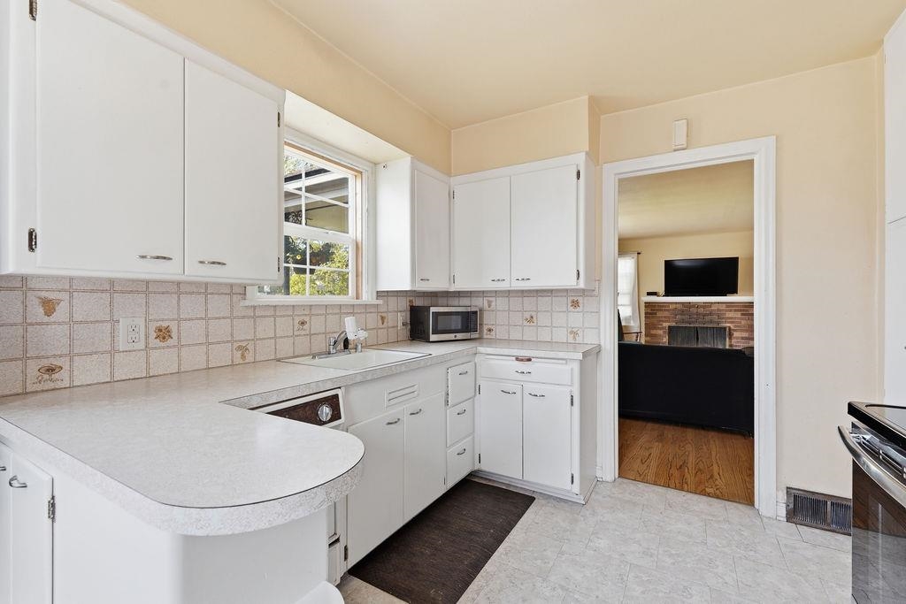 1524 E Glass Ave - Photo 10