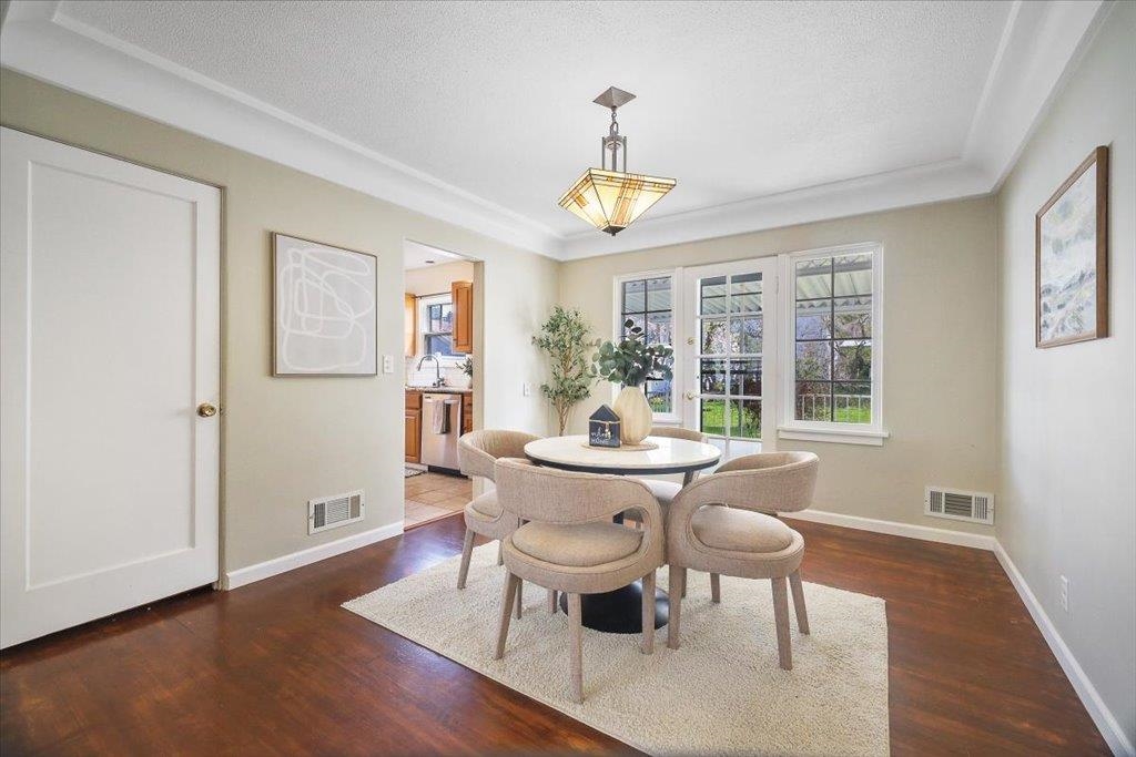443 W 28th Ave - Photo 9
