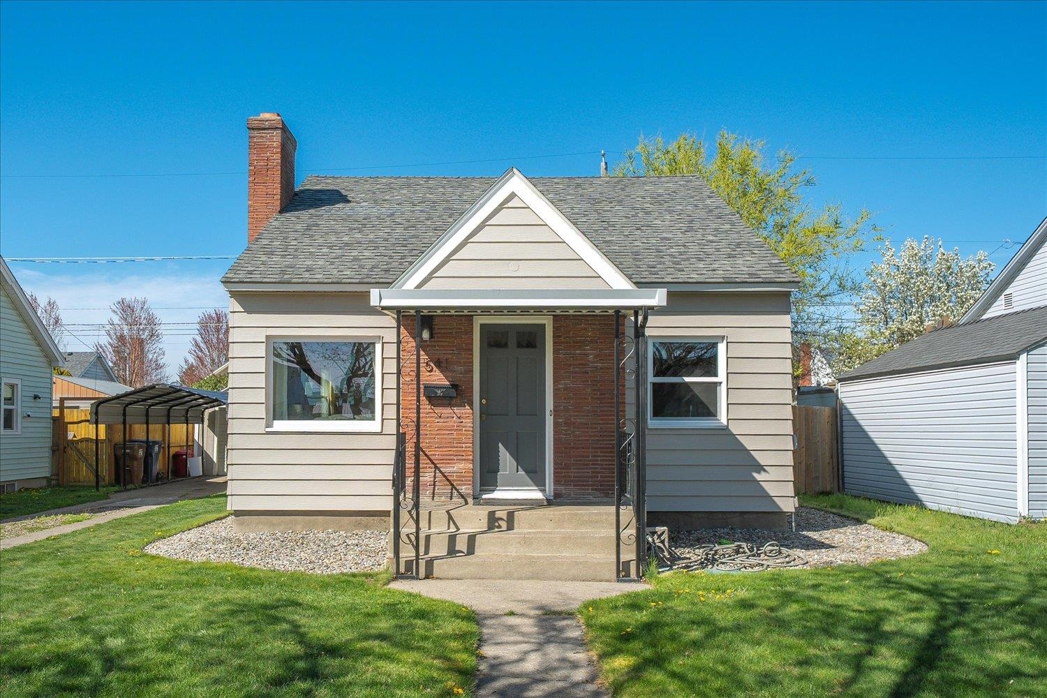 541 E Hoffman Ave - Photo 1