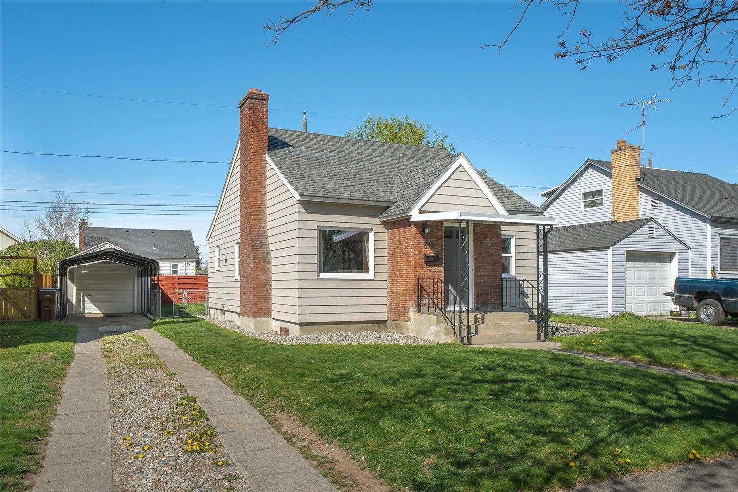 541 E Hoffman Ave - Photo 2