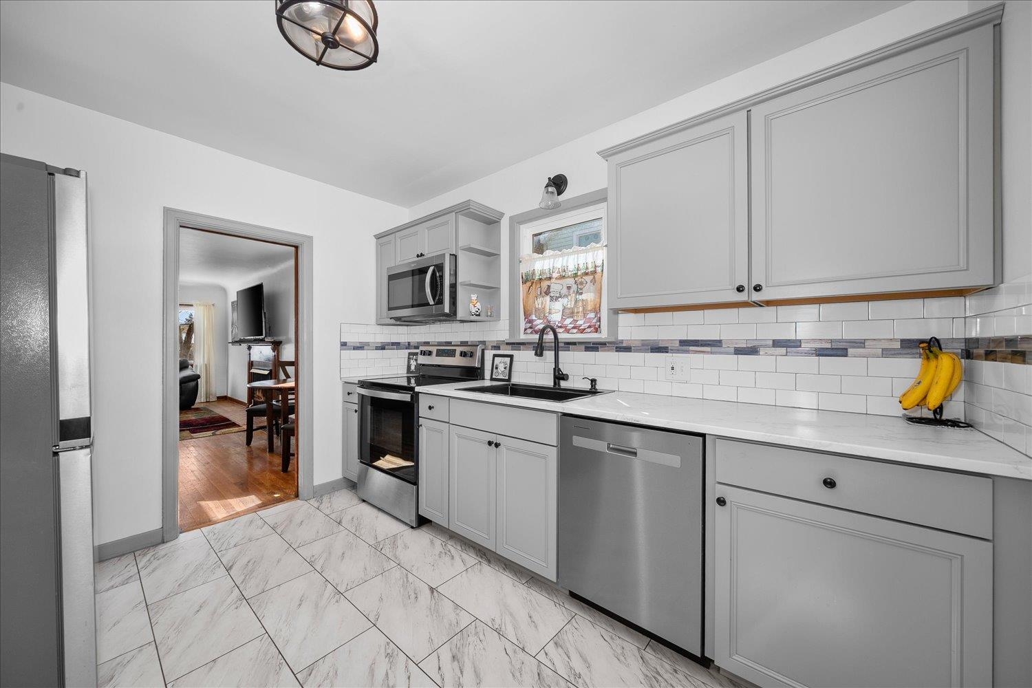 541 E Hoffman Ave - Photo 11