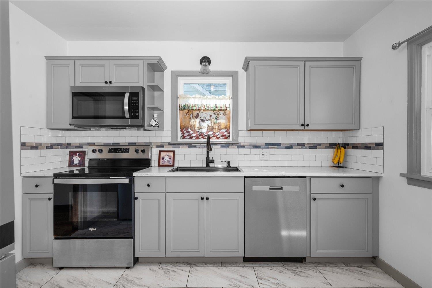 541 E Hoffman Ave - Photo 12