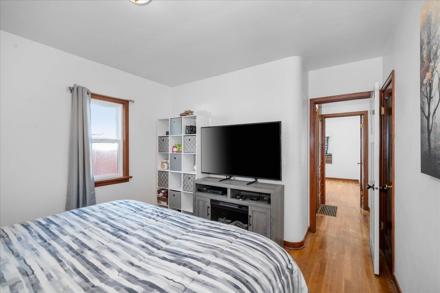 541 E Hoffman Ave - Photo 18
