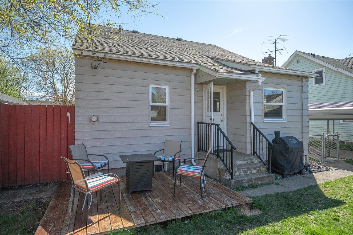 541 E Hoffman Ave - Photo 28